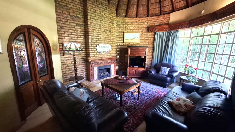6 Bedroom Property for Sale in Mooivallei Park North West